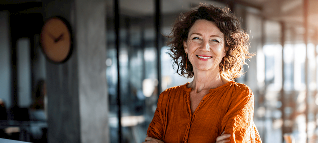 Lachende zakenvrouw