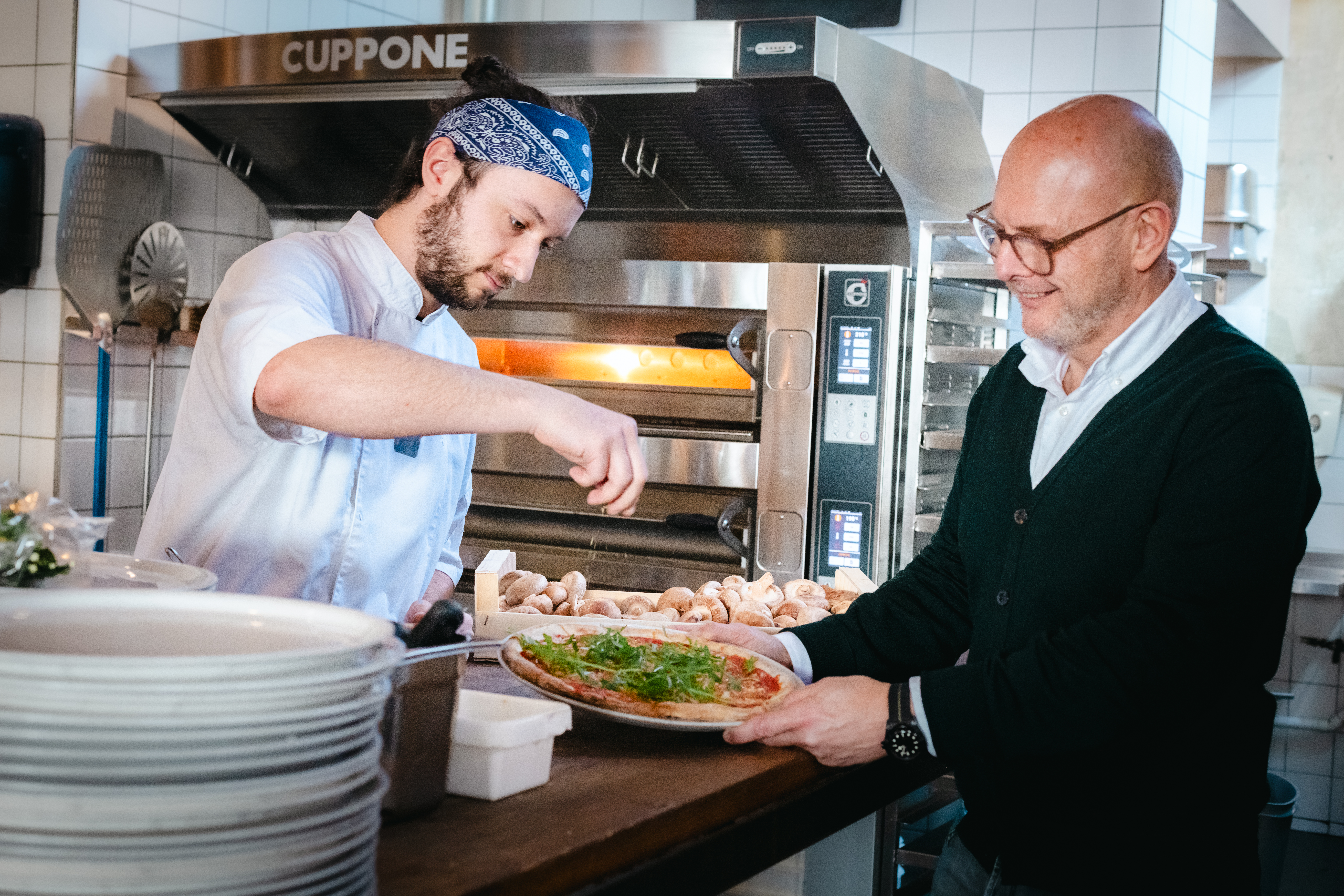 ondernemer en kok in de keuken bij Vicini