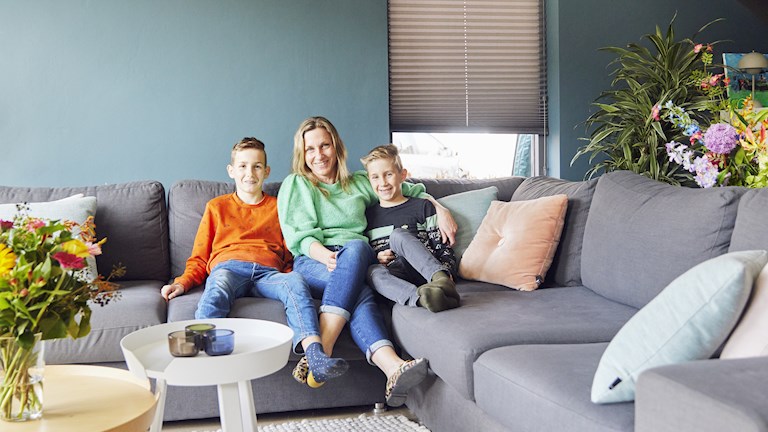 Familie op de bank