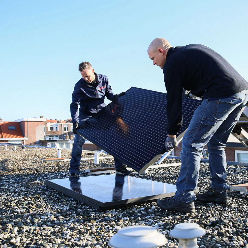 Installing solarpanels with ease
