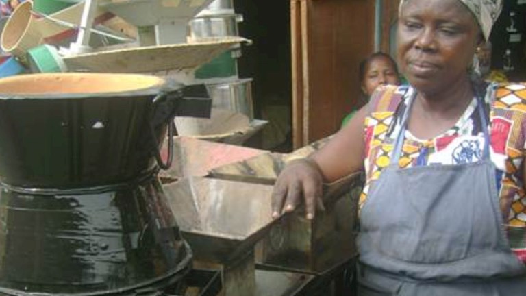 In Ghana zorgen efficiënte barbecues voor 25.000 ton minder CO2-uitstoot