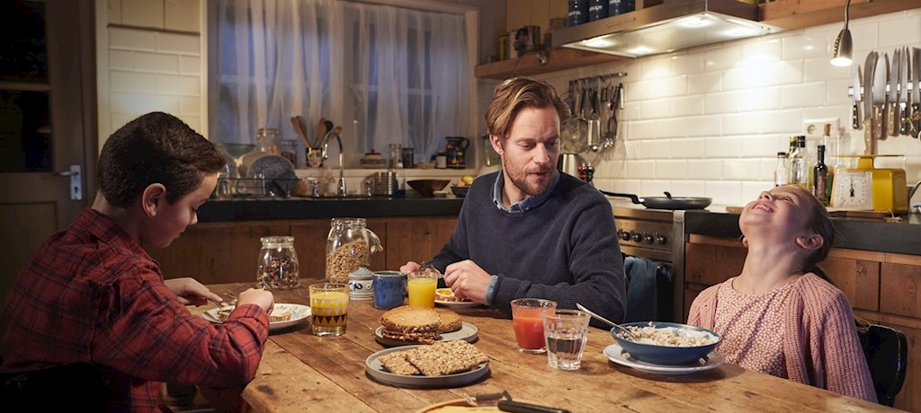 Gezin aan de ontbijttafel | Eneco