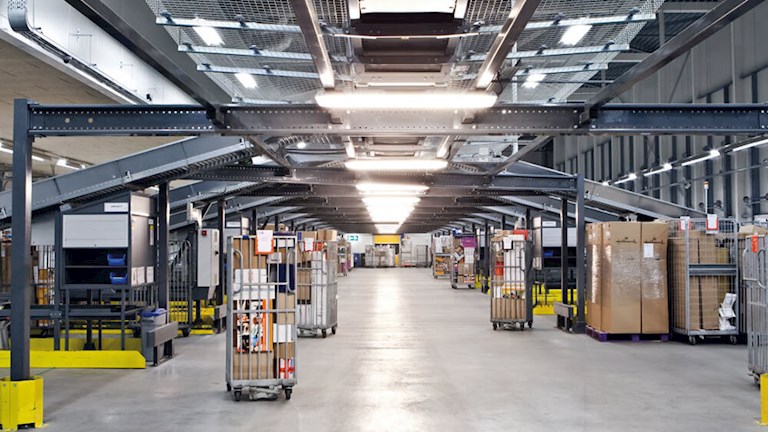 Het PostNL distributiecentrum in Nieuwegein
