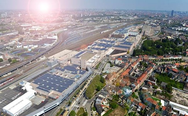 Zonnepanelen op bedrijfspand"