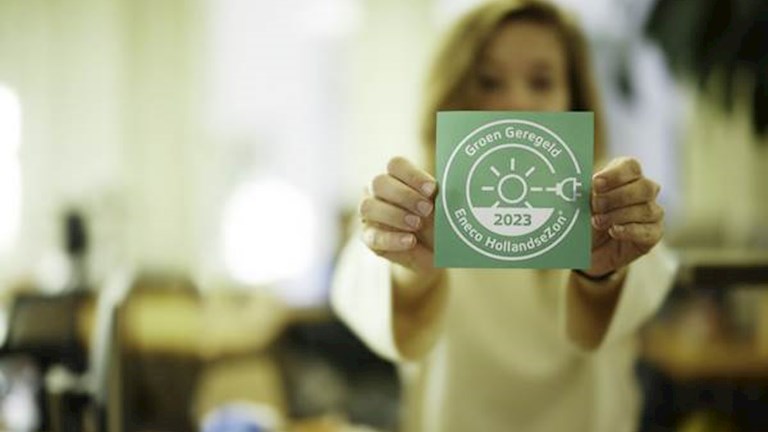 Groen Geregeld logo op de raam